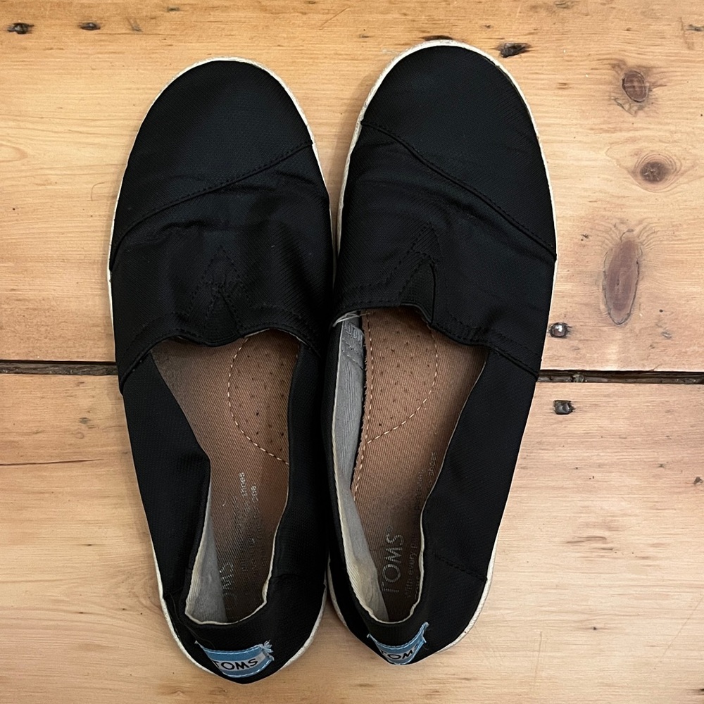TOMS Women's Classic Black Loafers